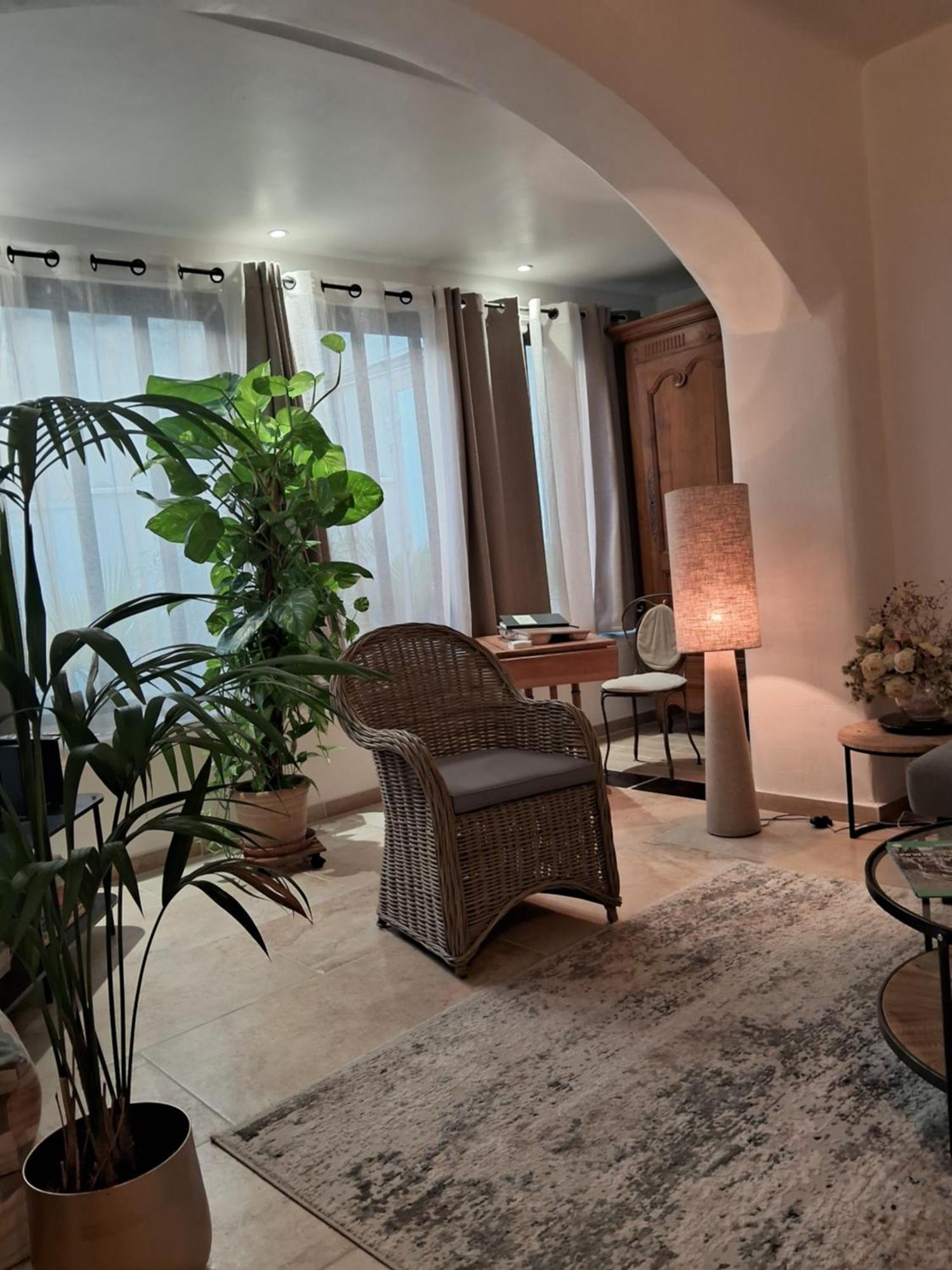 Le Clos Du Rouet Tarascon Buitenkant foto