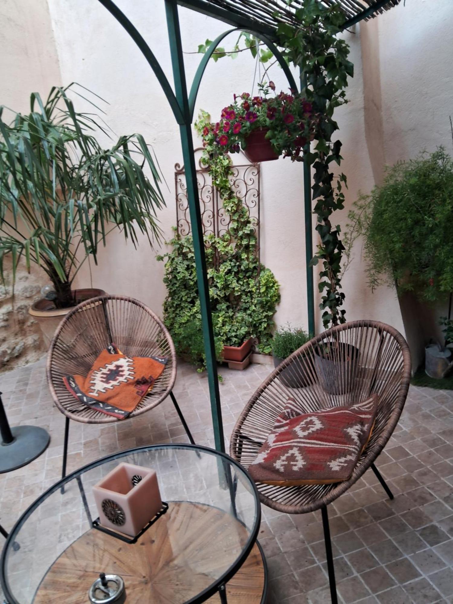 Le Clos Du Rouet Tarascon Buitenkant foto